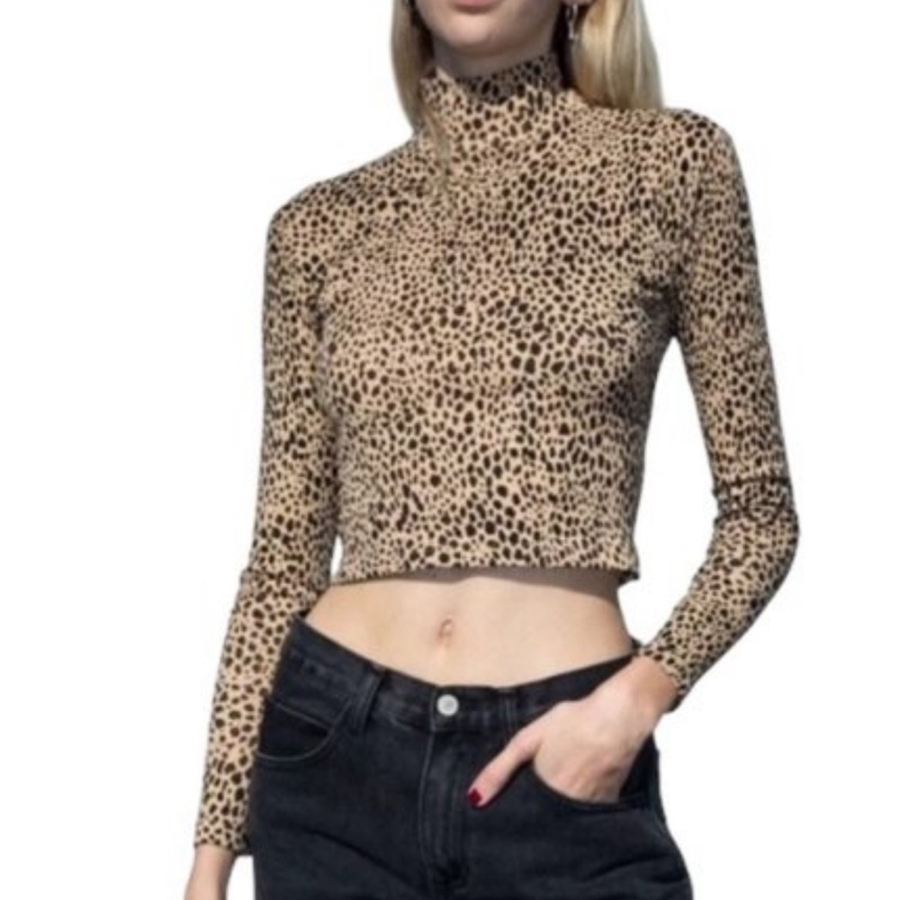 Brandy Melville Daniela Cheetah Print Turtleneck Top Crop
